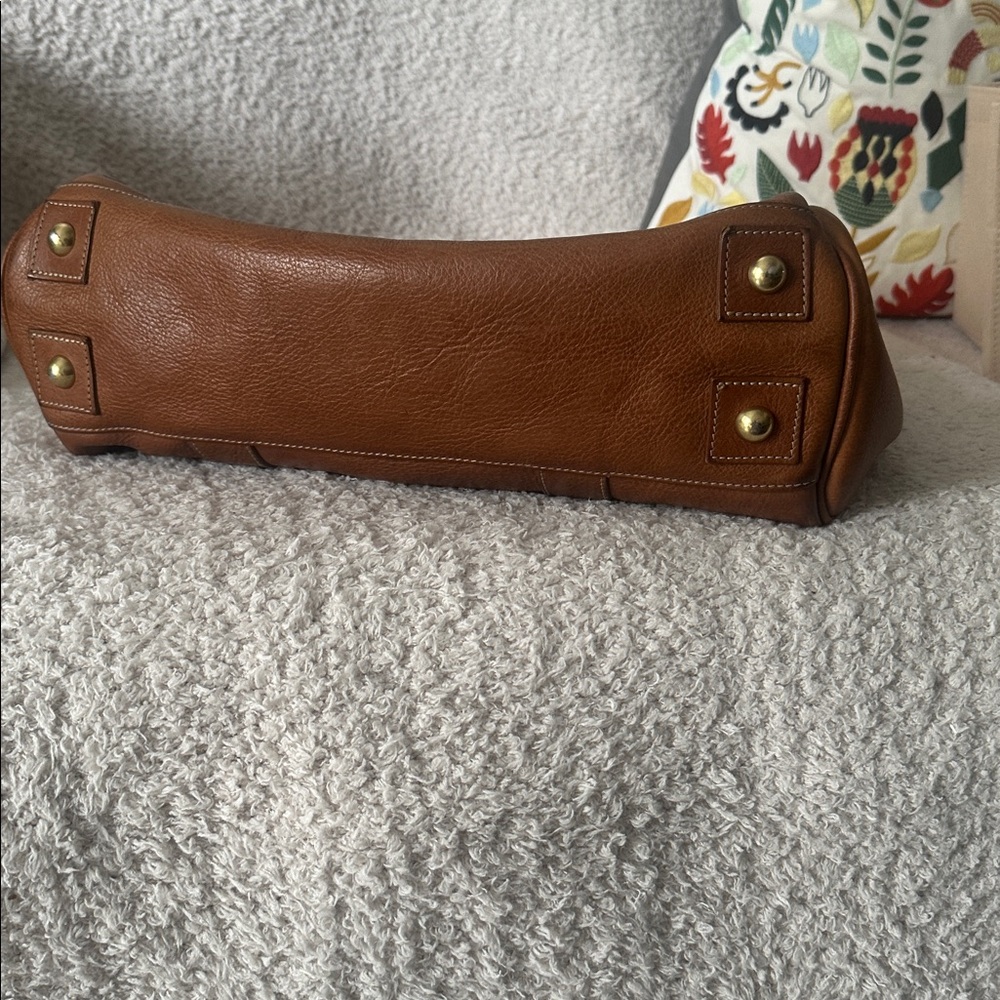 Authentic Mulberry Tan Leather Bag with Gold Accent - Picture 14 of 17